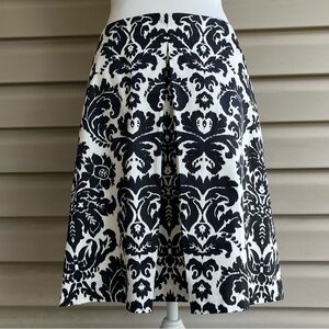 •LOFT• Black/White Damask A-Line Skirt - Size 8